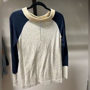 Lightweight sweater shirt